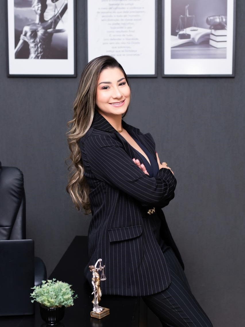 Dra. Ana Carolina Pizaia no Escritório